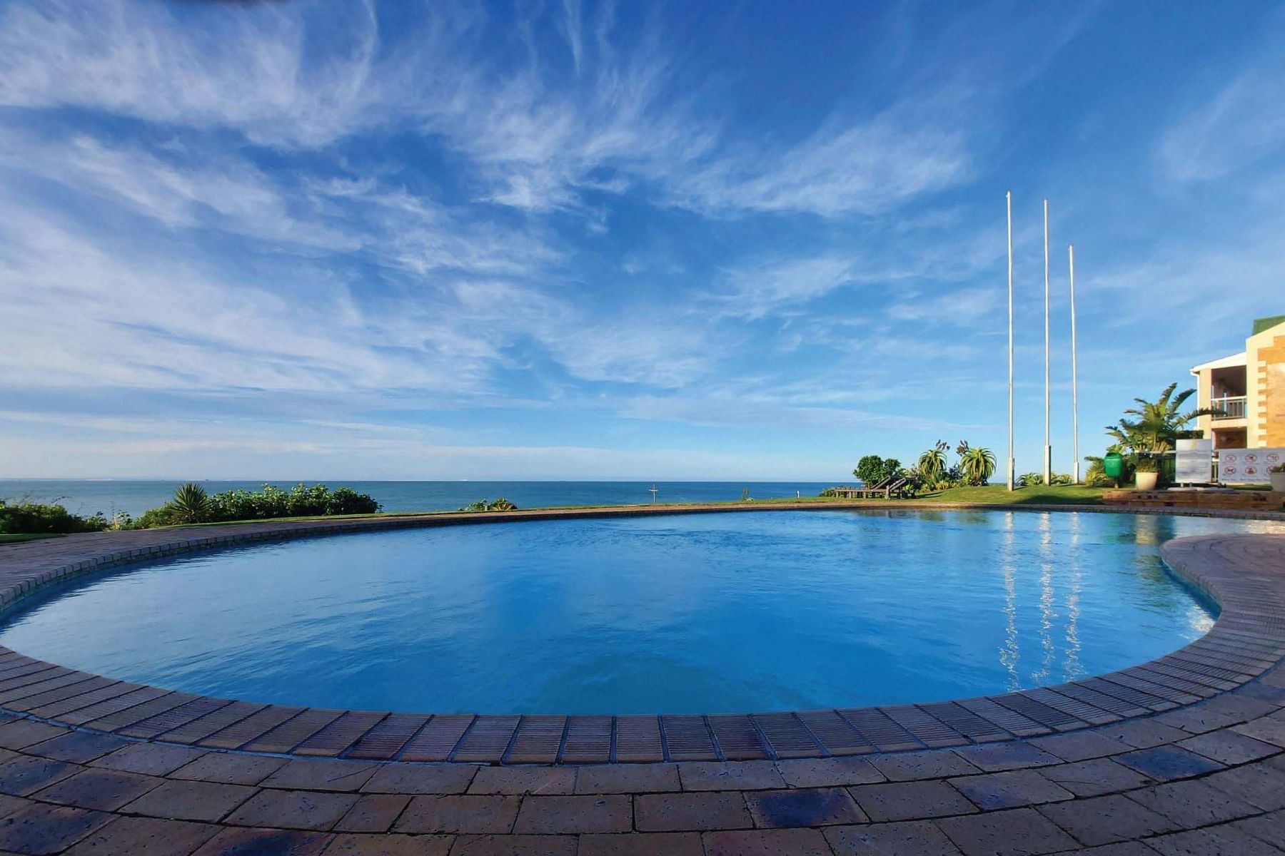 brookes-hill-suites-swimming-pool-4